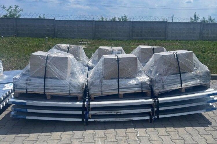 Фермерські господарства Волині отримали модульні зерносховища на 1000 тонн