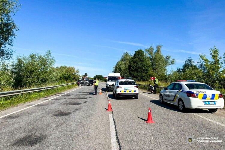 На Поліссі в карколомній ДТП постраждали батько та його 12-річний син (Фото)