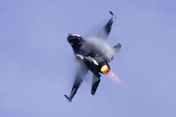 Перші F-16 прибудуть в Україну за кілька тижнів – ЗМІ