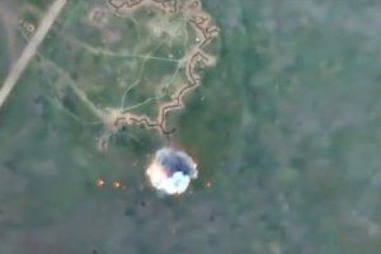 Займатися тероризмом в Україні шкідливо для здоров'я: українські бійці «підсмажили» чергову російську БМП (ВІДЕО)