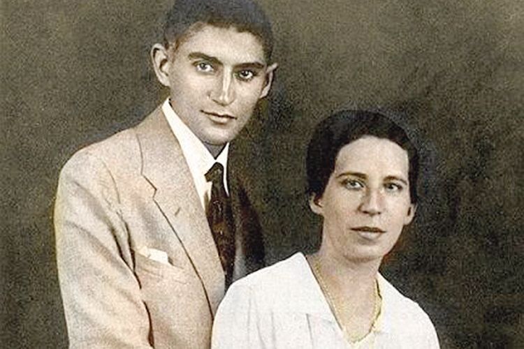 Франц Кафка запропонував нареченій і її подрузі...  жити втрьох