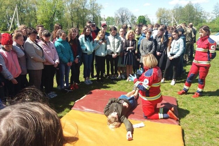 У Забродівській школі дітей навчали діяти в екстремальних умовах
