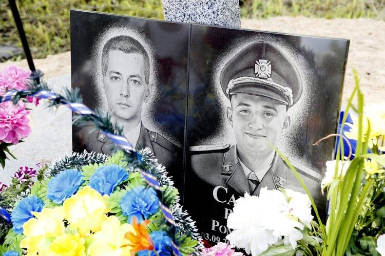 Київщина вшанувала Героїв: легендарним танкістам Волинської бригади відкрили пам'ятні знаки