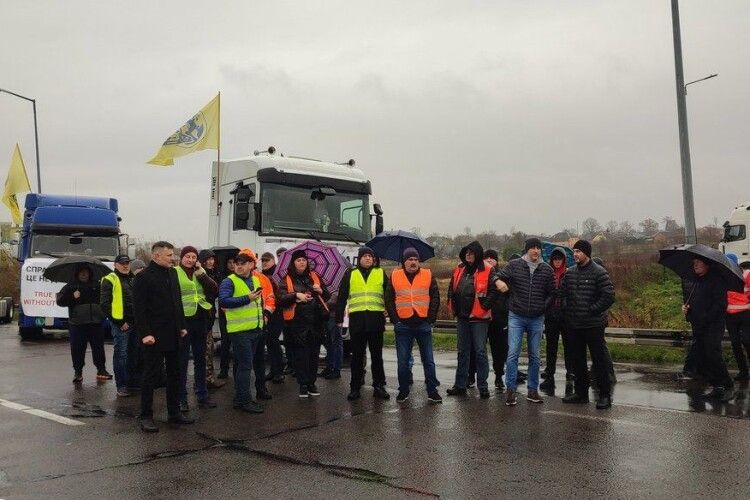 Українські перевізники блокуватимуть рух полякам на пункті пропуску «Ягодин – Дорогуськ»