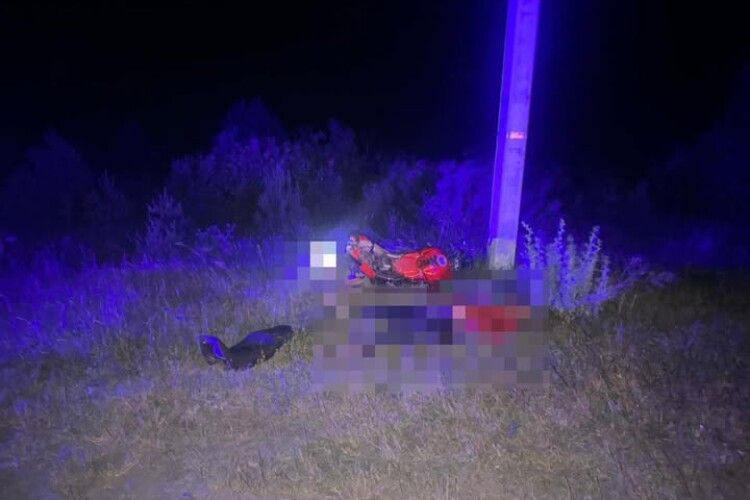 На Волині загинув неповнолітній мотоцикліст, зіткнувшись з електроопорою