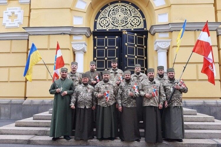 Військові капелани Волині взяли участь у марші захисників України (Відео)