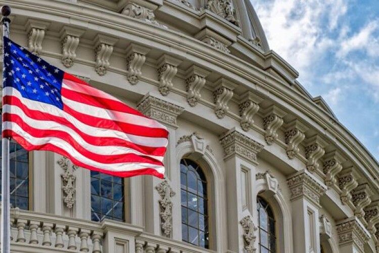 США мають намір передати Україні РСЗВ, які вражають ціль на відстані понад 64 км