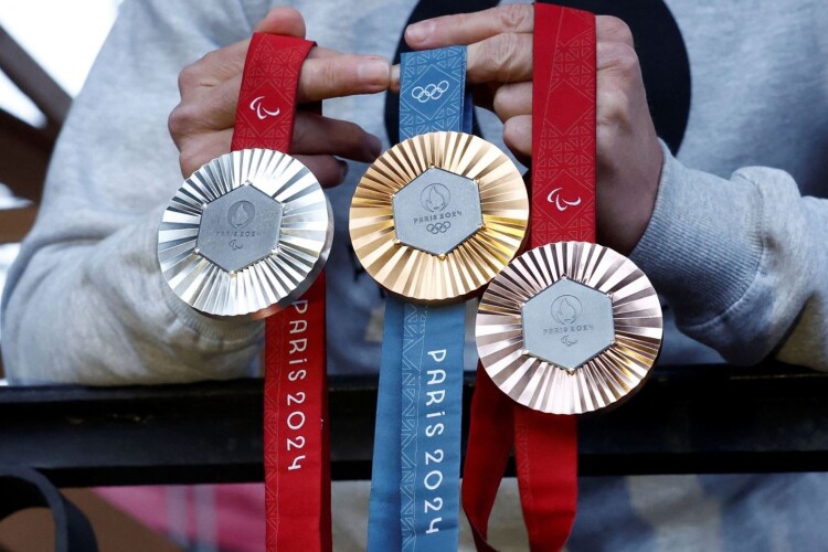 Кожна медаль на Олімпіаді-2024 матиме частинку заліза з Ейфелевої вежі