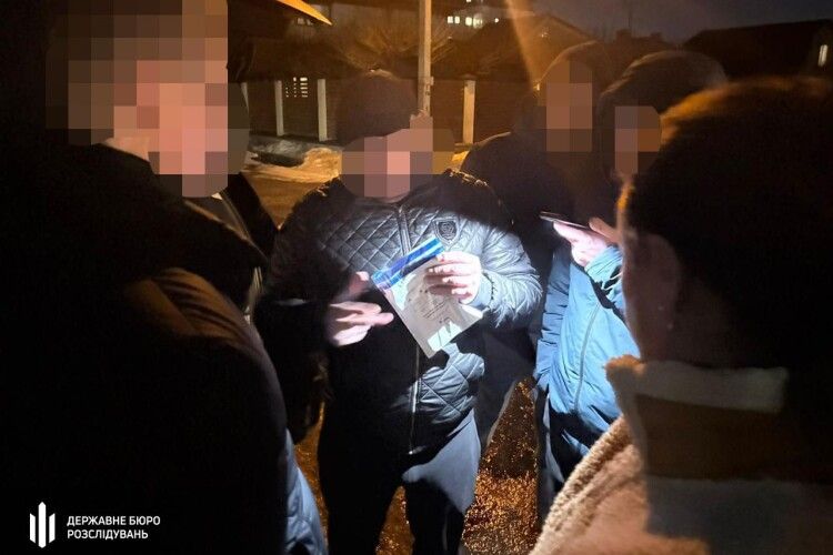 Дві тисячі доларів у кишеню – півтора мільйона на фронт: волинський чиновник-хабарник «задонатив» на ЗСУ