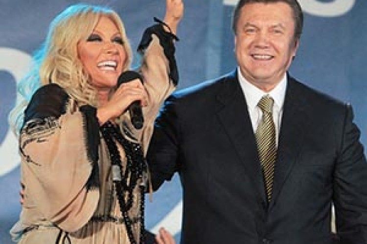 ЗАБЕРІТЬ ЗВАННЯ НАРОДНИХ У «СУЧИХ СИНІВ!»