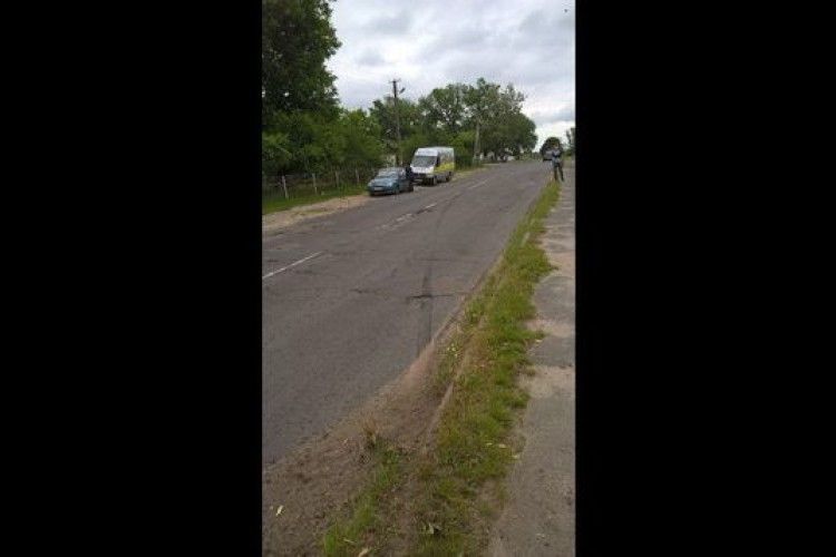 Під колеса авто на Рівненщині потрапила шестирічна дівчинка (фото)
