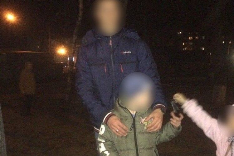 Як у Луцьку патрульні відшукали батьків загублених дітей