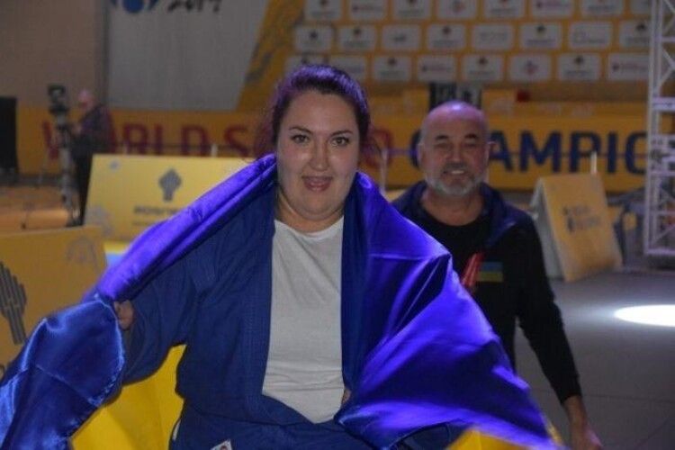 Українка Анастасія Сапсай везе додому «золото» Чемпіонату світу із самбо