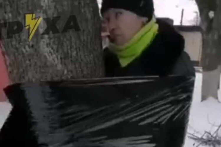У Харкові спіймали мародера, якому захотілось пива: покарали його традиційно (Відео)