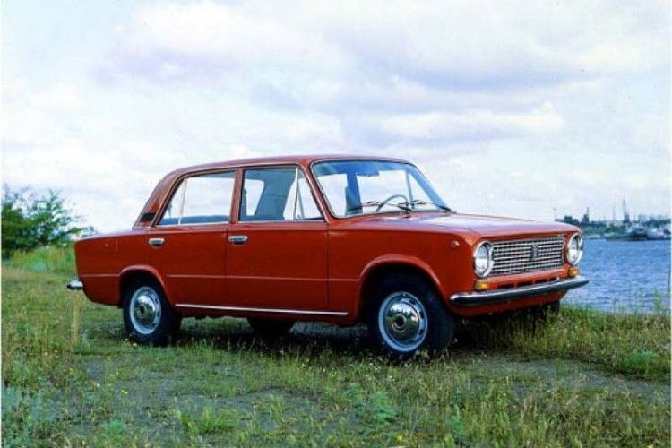 На Одещині 16-річний хлопчина купив «Жигуля» за сувенірні «бакси»