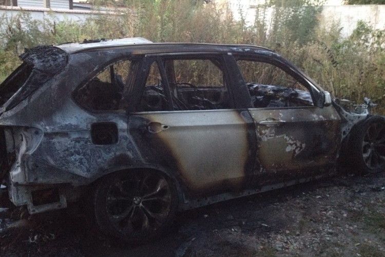 BMW X5 згорів дотла (фото)