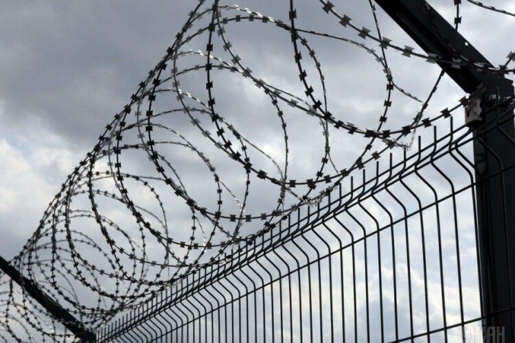 На Волині чоловік перекинув у виправну колонію пакунок із наркотиками