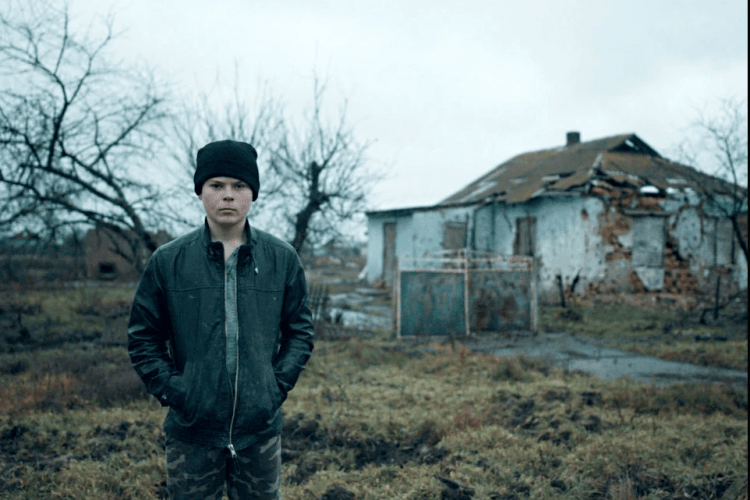 14-річному Сашкові, дім якого зруйнувала росія, «з нуля» звели новий