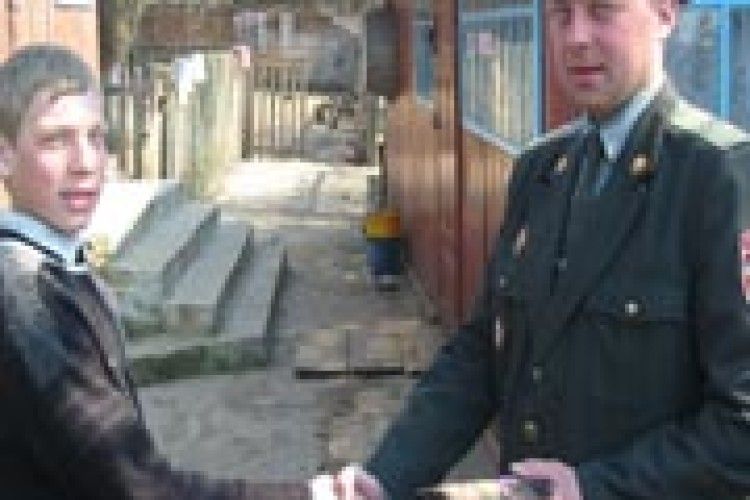 ПРОЯВИВШИ РІШУЧІСТЬ, ПІДЛІТОК ВРЯТУВАВ ПОТОПАЮЧОГО