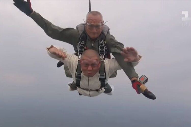 Ветеран АТО, який втратив обидві ноги, підкорив  Говерлу та  стрибнув із парашутом