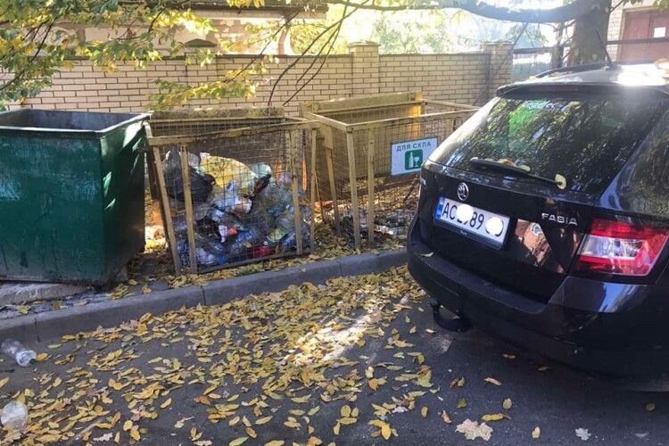 У Володимирі комунальники, які вивозять сміття, поскаржилися в поліцію