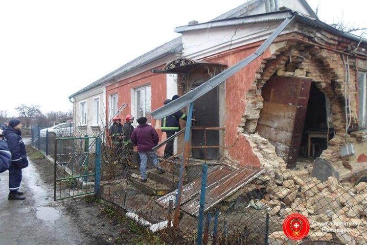 У Рівному обвалилася стіна житлового будинку (фото)