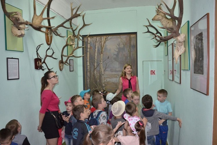 Діти мандрували по музею... «Слідами звірів» (Фото)