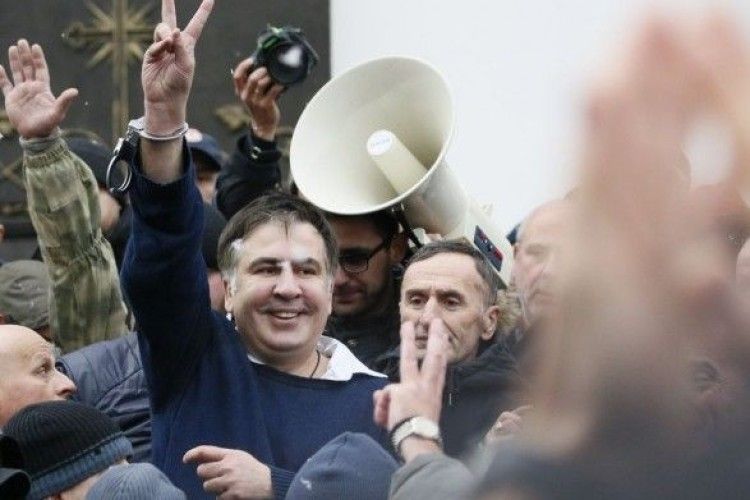 Учасники маршу вирішили піти до СІЗО, де утримують Саакашвілі