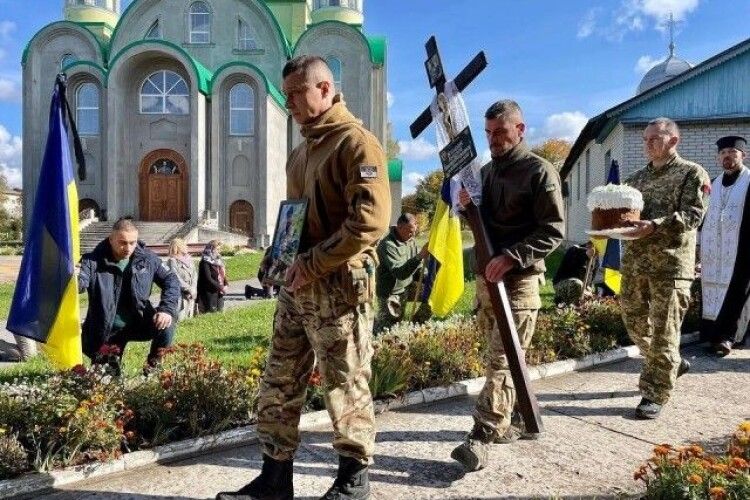 «Біль ятрить душу»: на Волині попрощалися із 28-річним Героєм (Фото)