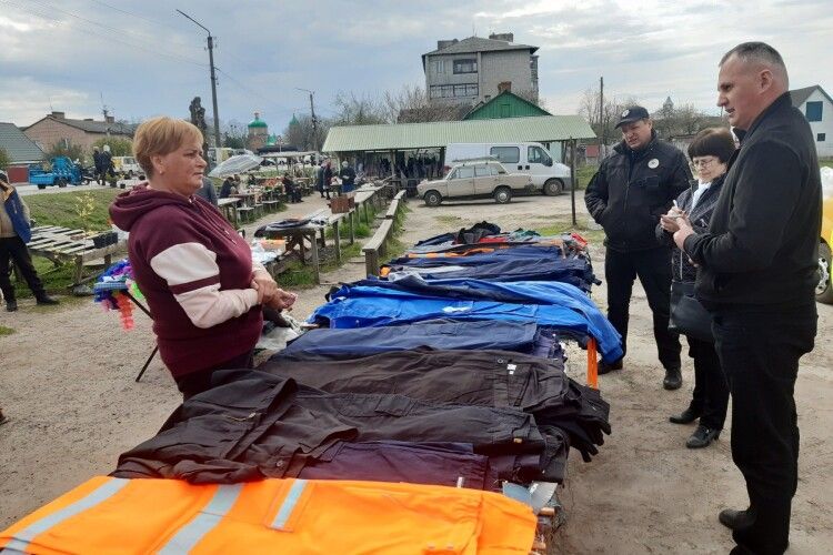У громаді на Волині шукали «нелегалів» на місцевих ринках