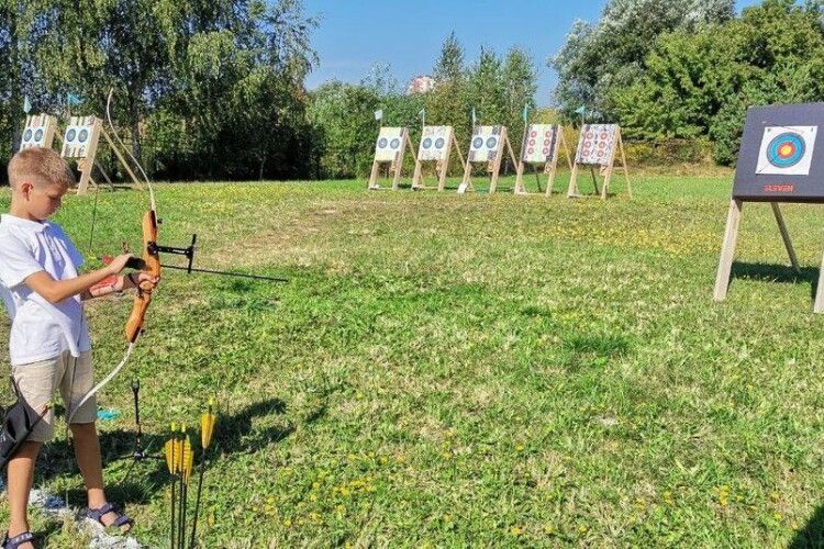 28 лучників змагалися в першому чемпіонаті Луцька зі стрільби: наймолодшому - 8 років