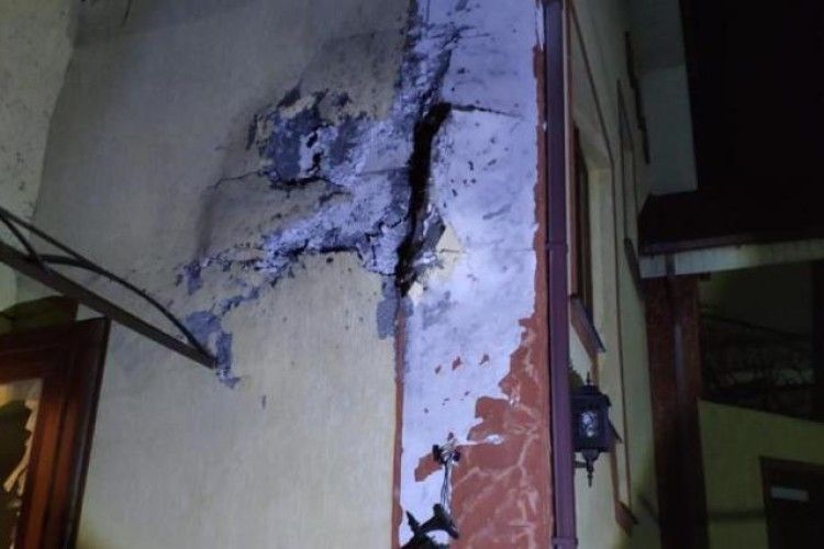 На Закарпатті житловий будинок обстріляли з гранатомета