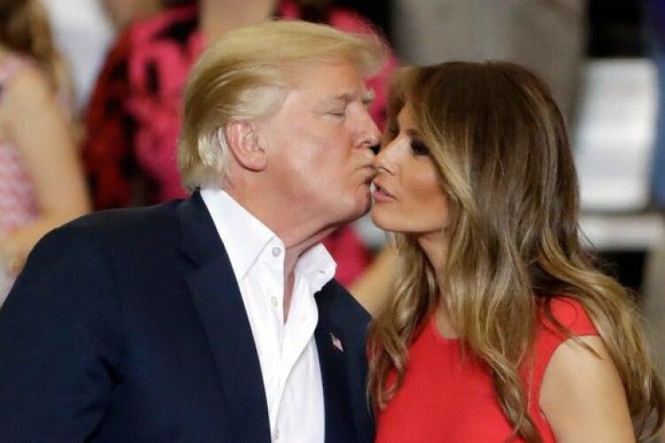 У Трампа та його дружини виявили коронавірус
