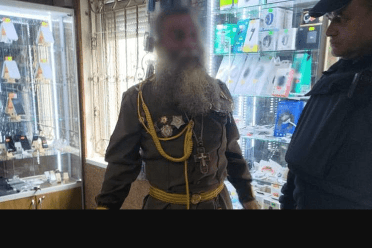 Священник упц мп напідпитку переодягнувся у форму радянського солдата