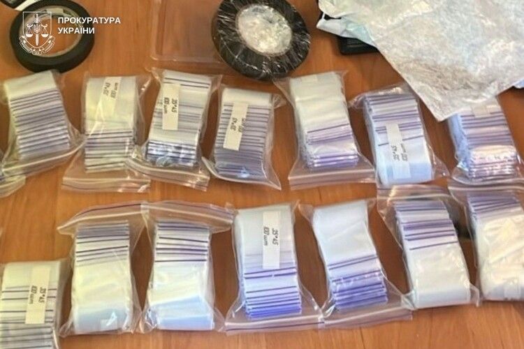 Готувала «закладки» з амфетаміном: 21-річну волинянку взяли під варту