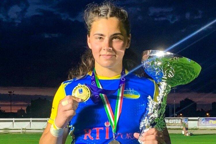 Дівчина з волинського села стала чемпіонкою Європи з регбі 