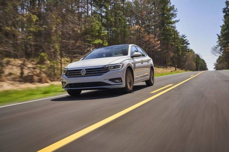 Серед куплених українцями у серпні автівок переважає імпортований «секонд-хенд» 