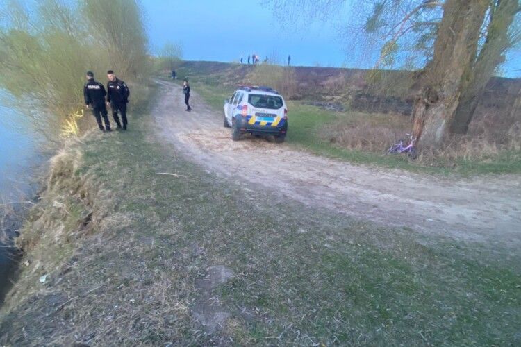 На Рівненщині у водоймі знайшли тіло дитини: пошуки другої тривають