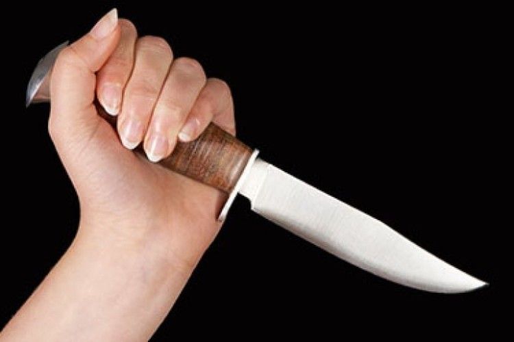 На Рівненщині співмешканка увігнала чоловікові ножа в груди
