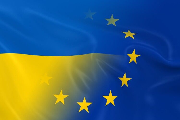Лідери ЄС домовилися про часткову заборону імпорту нафти з росії і виділення Україні €9 млрд — голова Євроради