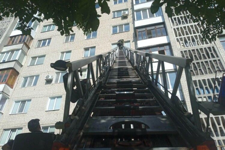 Не виходив на зв’язок: у луцькій квартирі знайшли тіло чоловіка