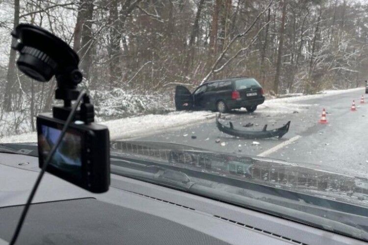 На Рівненщині сталася потрійна ДТП (Фото)