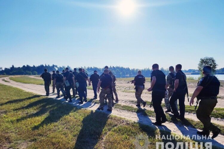 На Рівненщині за сигналом тривоги о 5 ранку підняли особовий склад поліції (Відео)