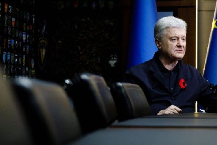 путін ніколи не хотів миру, ми маємо змусити його силою – Порошенко про «вихід росії з переговорів»
