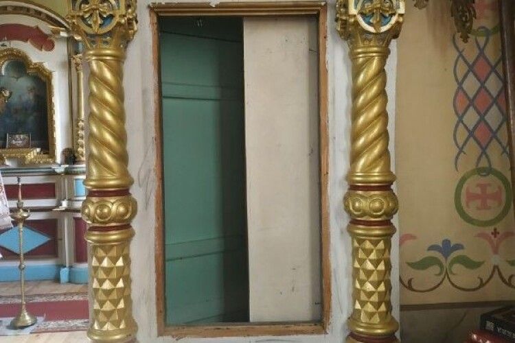У селі на Волині невідомі викрали з церкви старовинні ікони