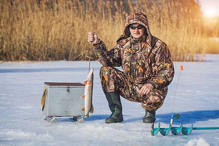 Одяг, снасті та алкоголь: що потрібно знати про зимову риболовлю