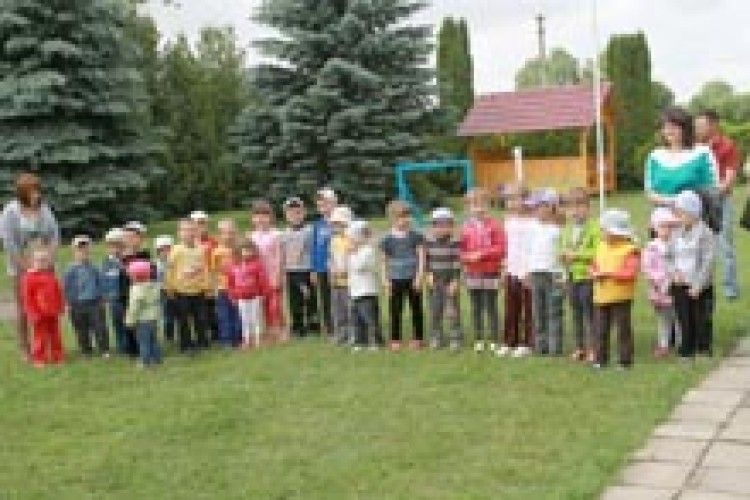 ДЕПУТАТСЬКІ КОШТИ — НА ВІДПОЧИНОК 55 ДІТЕЙ*