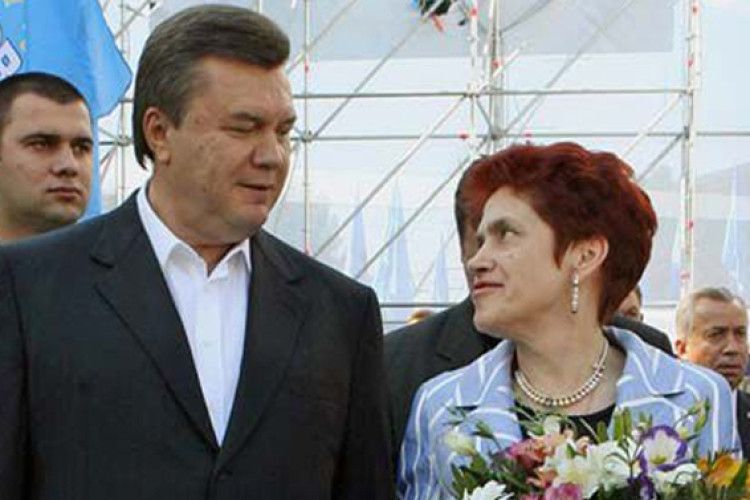 Янукович розлучився після 45 років шлюбу