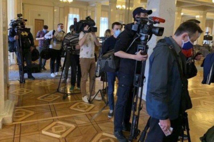 Журналістів не пустять в кулуари Верховної Ради з вересня