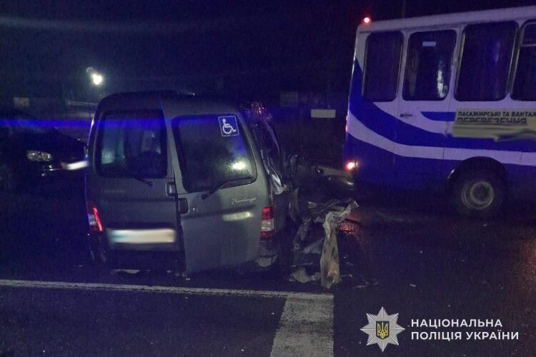 Маршрутний автобус з Волині потрапив в ДТП на Львівщині